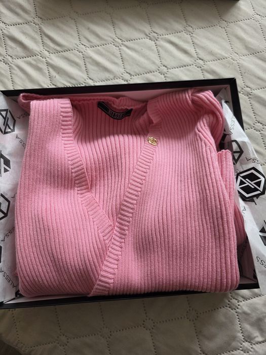 Алеса ,рокля от плетиво