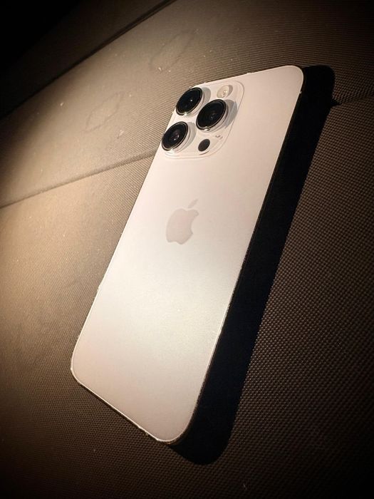 Vand iphone 14 pro alb