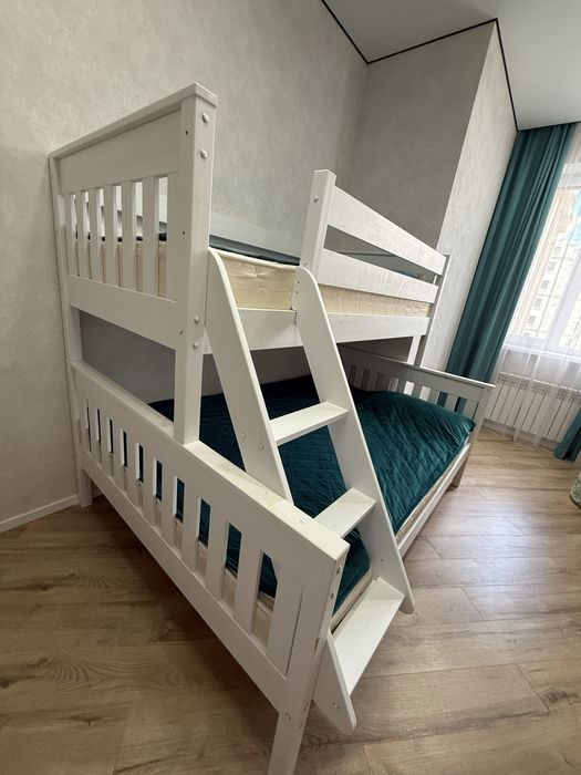 Двухъярусная кровать