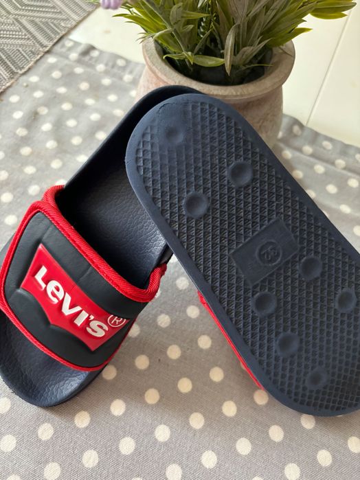 Детски чехли”Levi’s”