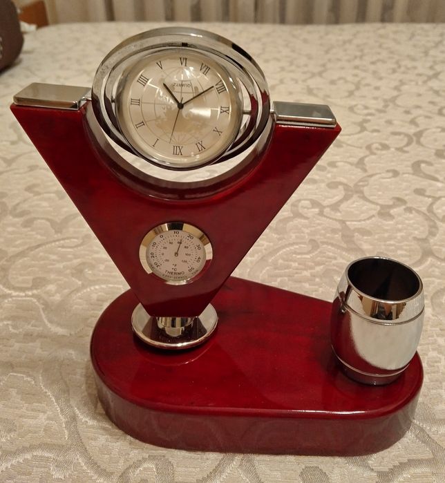 Стойка за бюро,  музикална