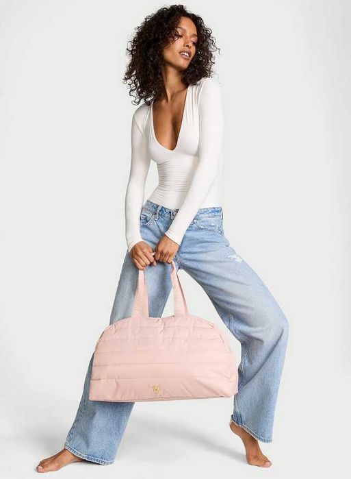 Victoria’s Secret Duffle Bag голяма чанта с метално златисто лого