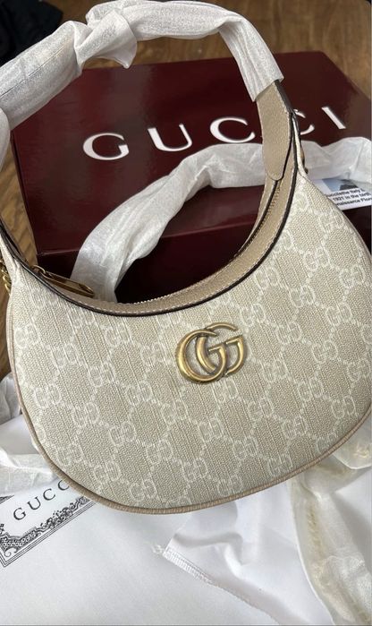 Чанти на gucci , loius vuitton  и шанел с кутии