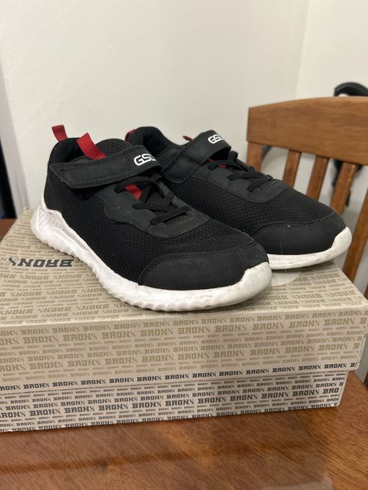 Кроссовки 38 размер.