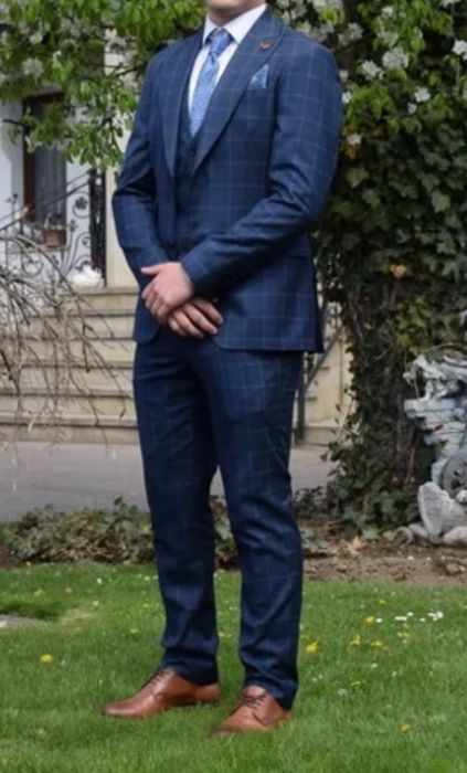 Costum in stare noua