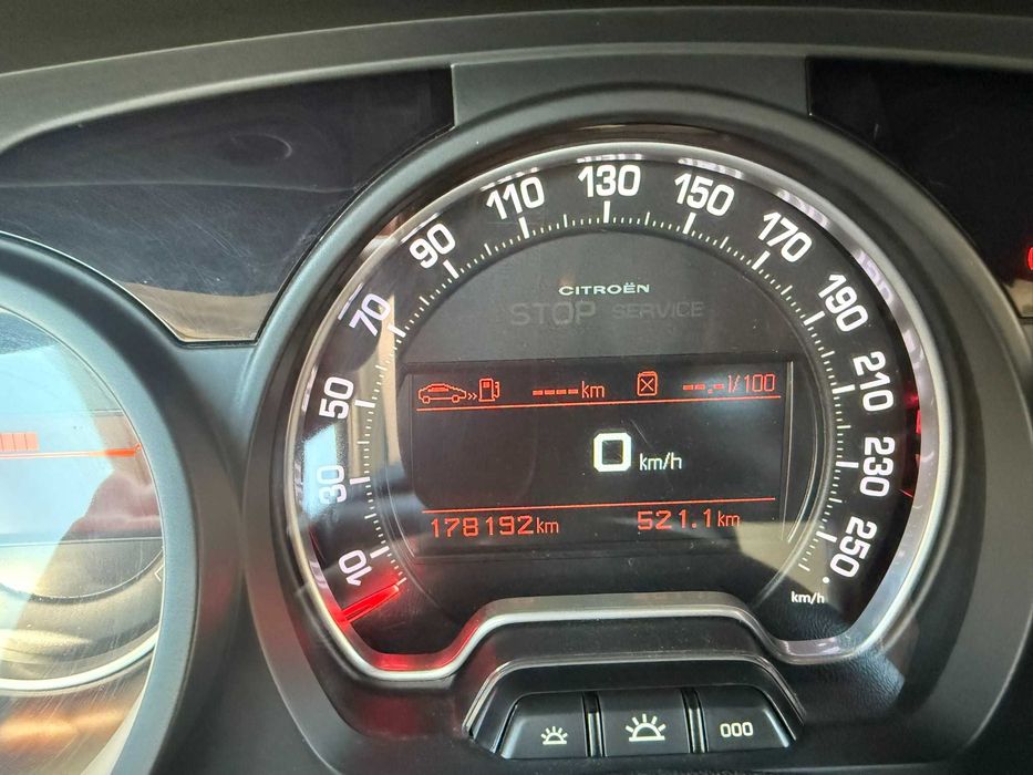 Citroen C5 X7 2.7 HDI Exclusive