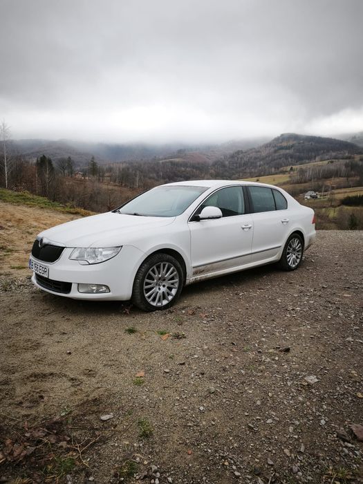 Vînd Skoda superb