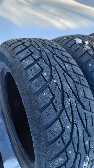 Шины  зимние 225/65/17