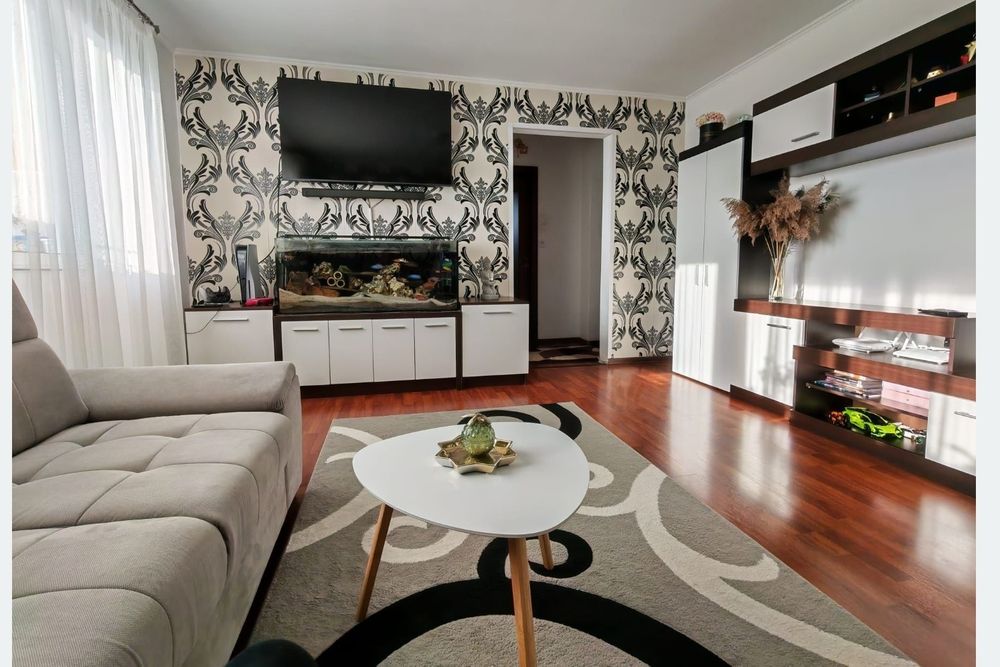 Apartament 3, camere zona Han, et 10, lift nou