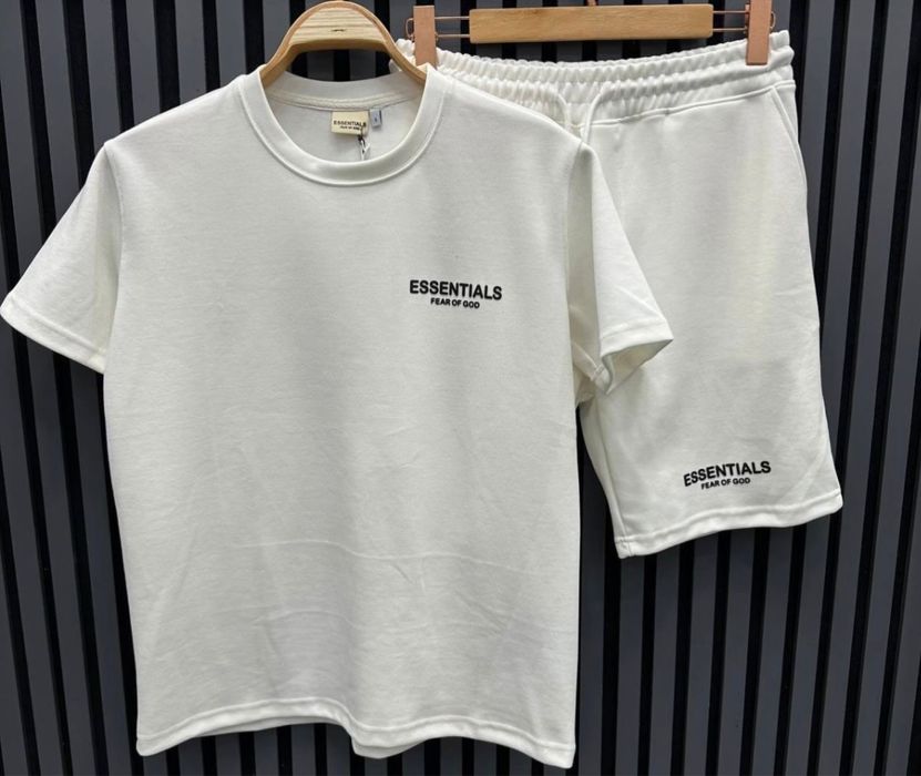 Compleu Essentials bărbați.