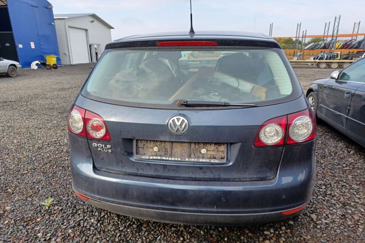 Fuzeta fata dreapta 1.4B Volkswagen VW Golf a 5-a generatie