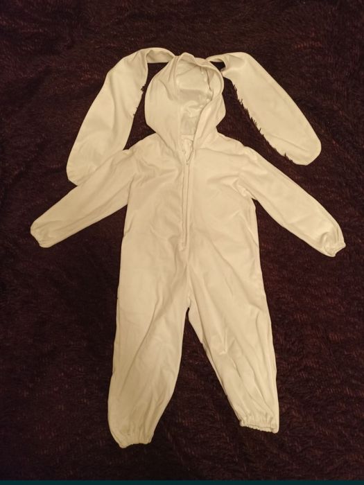 Новогодний костюм зайчика