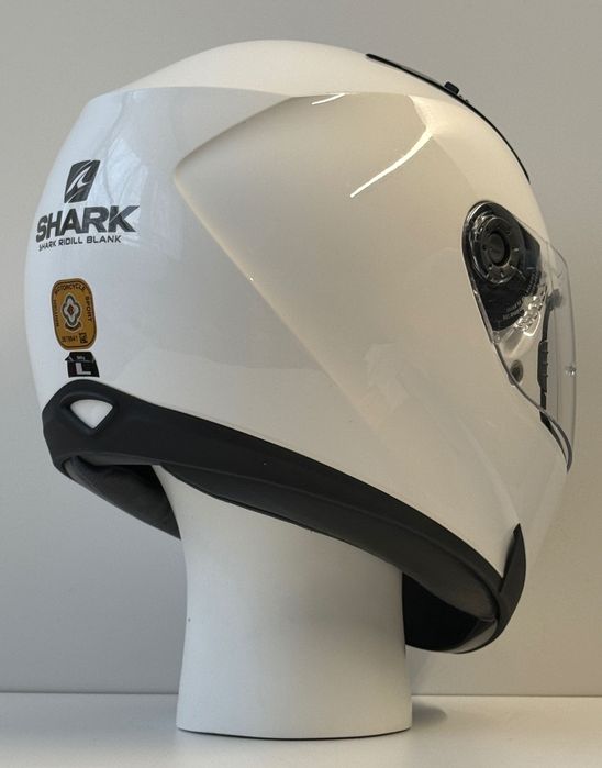 Kacka за мотор SHARK RIDILL BLANK размер L в добро сьстояние.