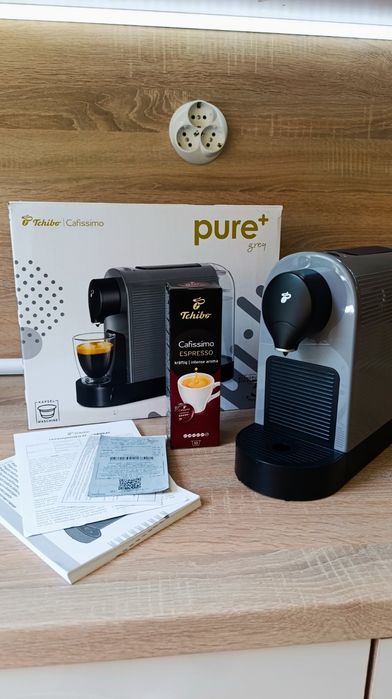 Капсулна кафемашина Tchibo Cafissimo Pure Plus + подарък капсули