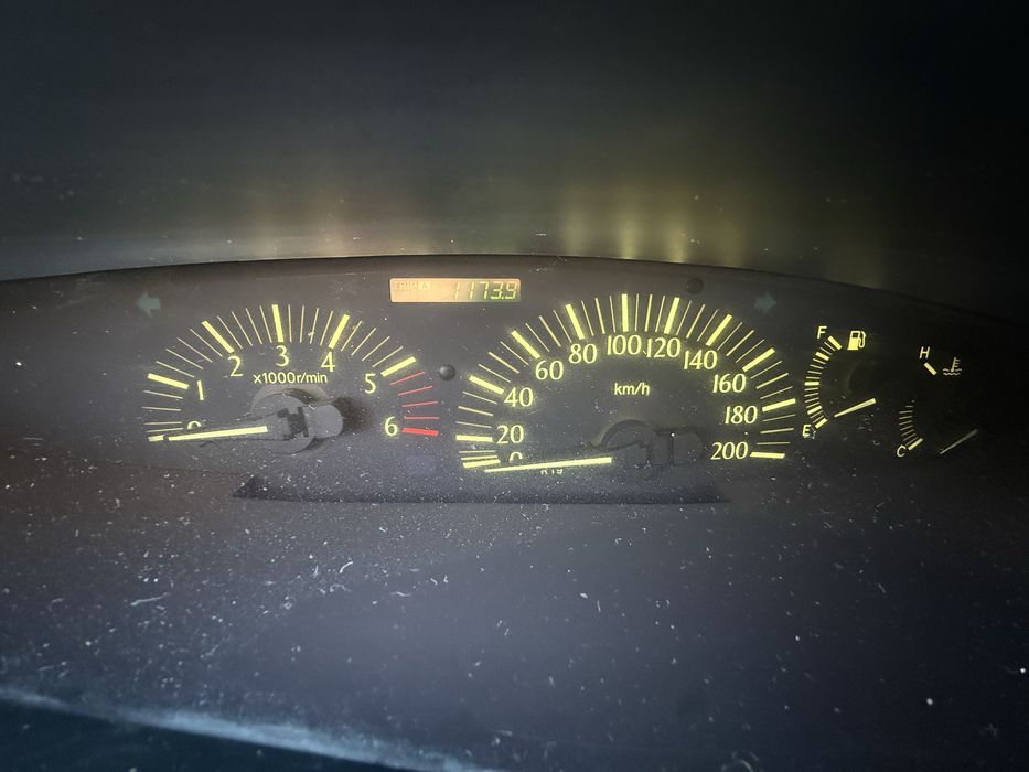 Тойота превиа  2.0Д  115 кс  2003 г на части