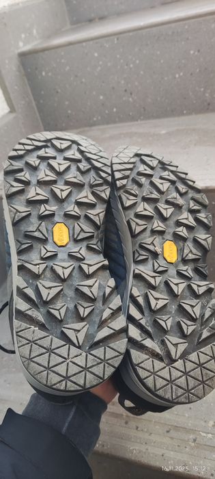 Туристически обувки Lowa Carezza GTX