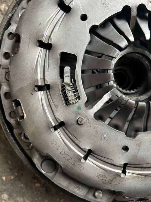 Нов съединител БМВ 2.0дФ20 Ф30 Ф10 184 коня bmw f10 f20 f30 suedinitel