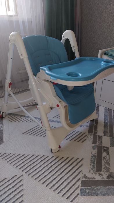 Стульчик для кормления малыша