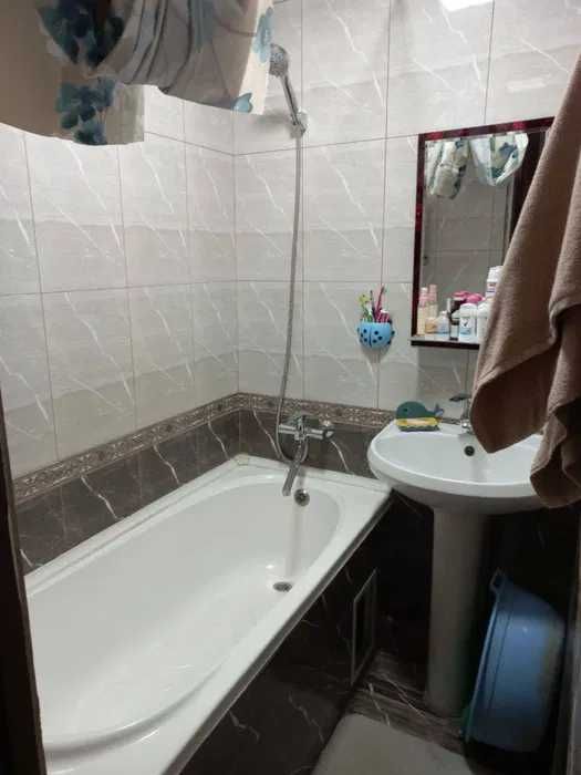 СРОЧНО 4 хонали квартира 2 кавтда сотилади ШАРК-1