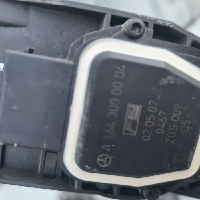 Pedala acceleratie,etrieri spate Mercedes ML W164