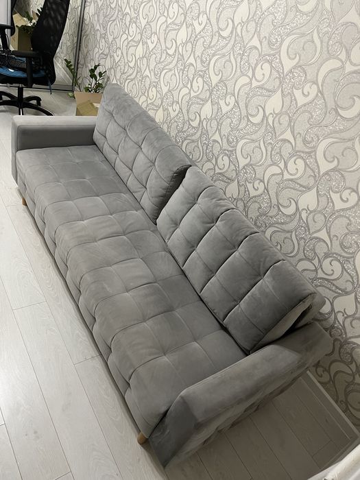 Продаю диван для гостиной