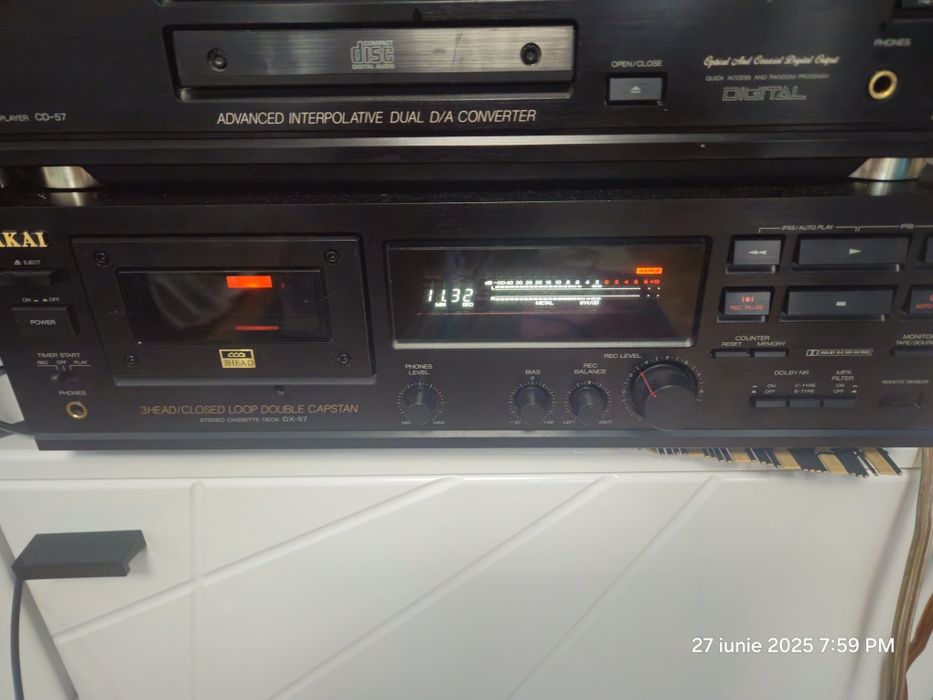 Linie Akai AM57 AKAI CD57 Akai DX57