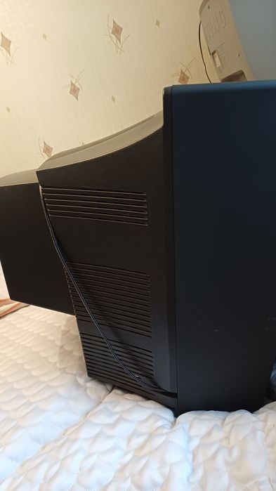 Телевизор LG  Model CF 21F89