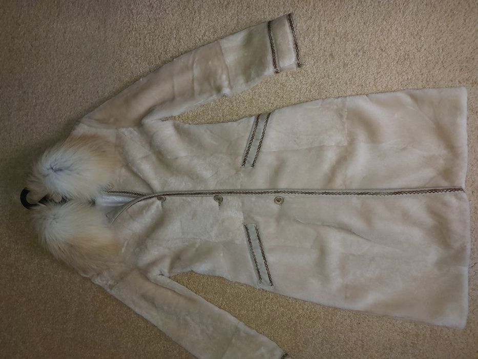 Разгрузка гардероба.