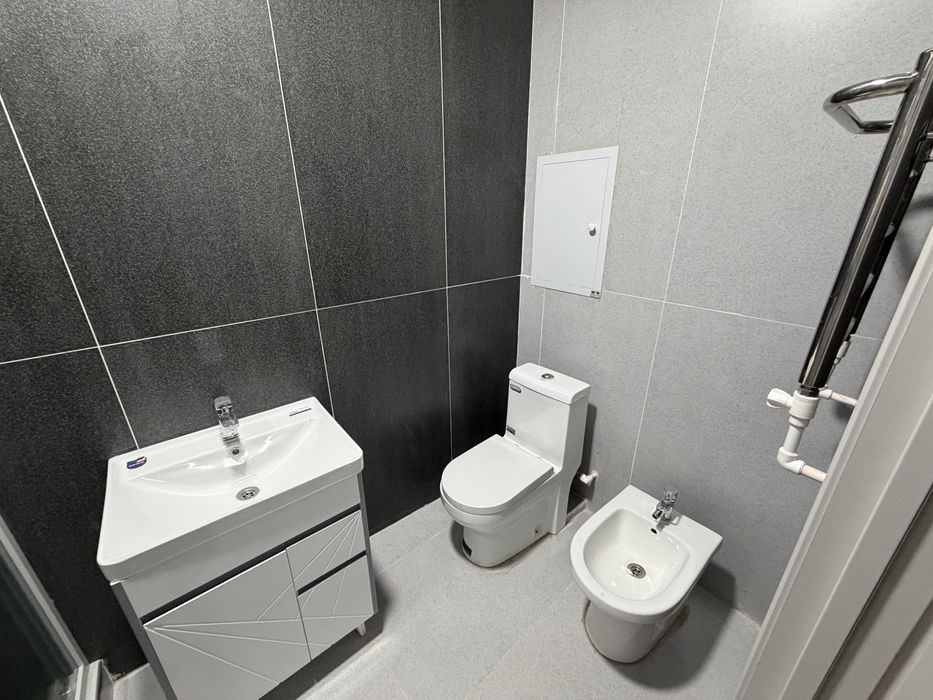 Arenda 3 xonali kvartira Yangi O’zbekiston bog’i yonida