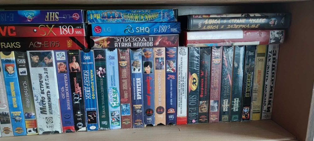 Нерабочий Видеомагнитофон JVS BEST. С видеокассетами.