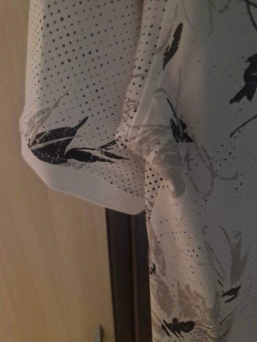 Продават се мъжка тениска