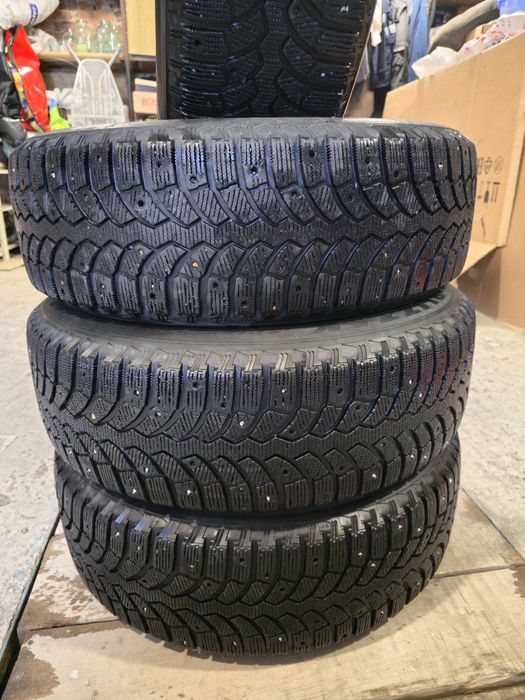 Продам резину 225/65R17 Brigestone