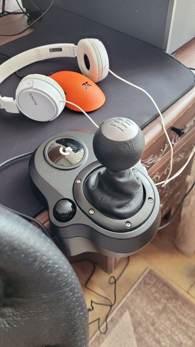 Игровой руль Logitech G29 + мкпп 6 ступ.