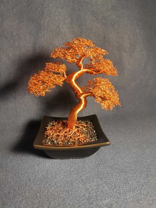 Bonsai decorativi din sârmă, creați manual