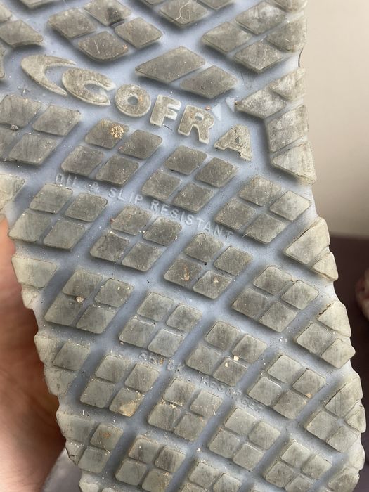 Vand bocanci cofra pentru protectia muncii