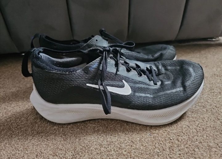 Маратонки Nike Zoom Fly 4