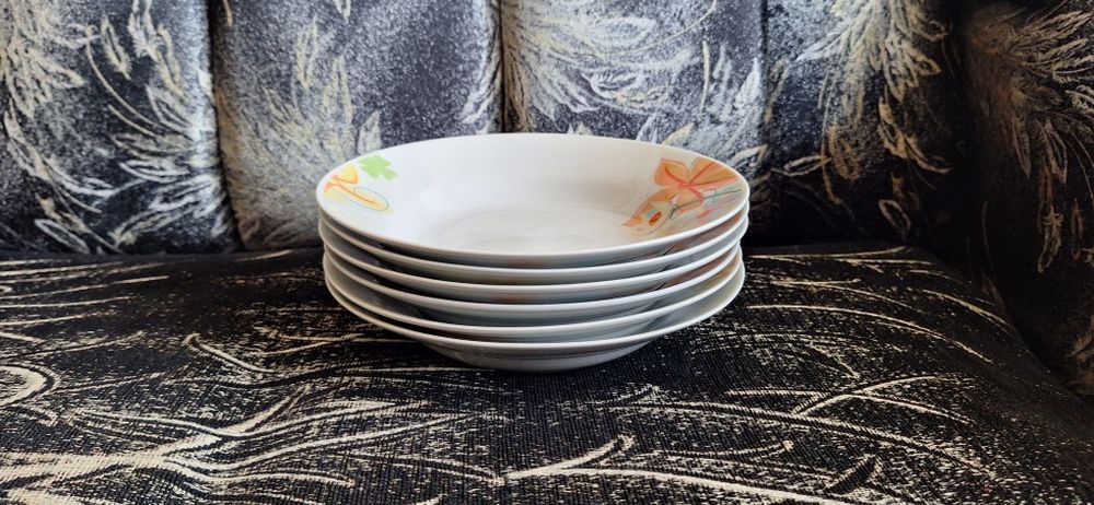 Основни и дълбоки чинии