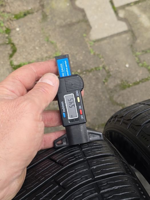 305 35 21 Michelin