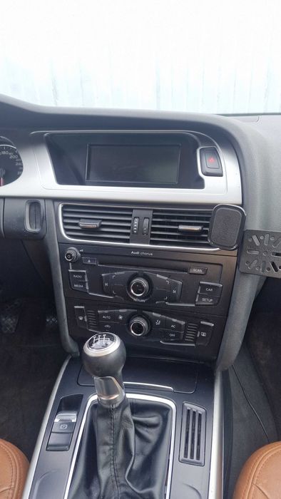 Vând Audi A4 B8 Avant 2.0 TDI