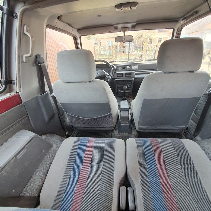 Vând-Daihatsu Feroza !