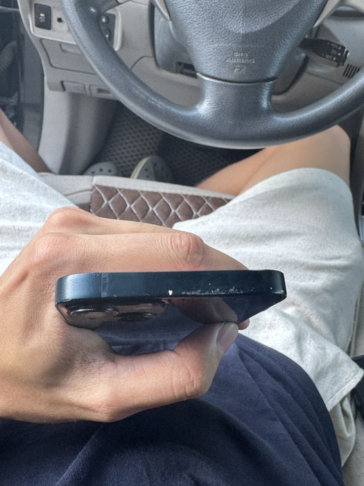 Продам айфон 13 Iphone 13