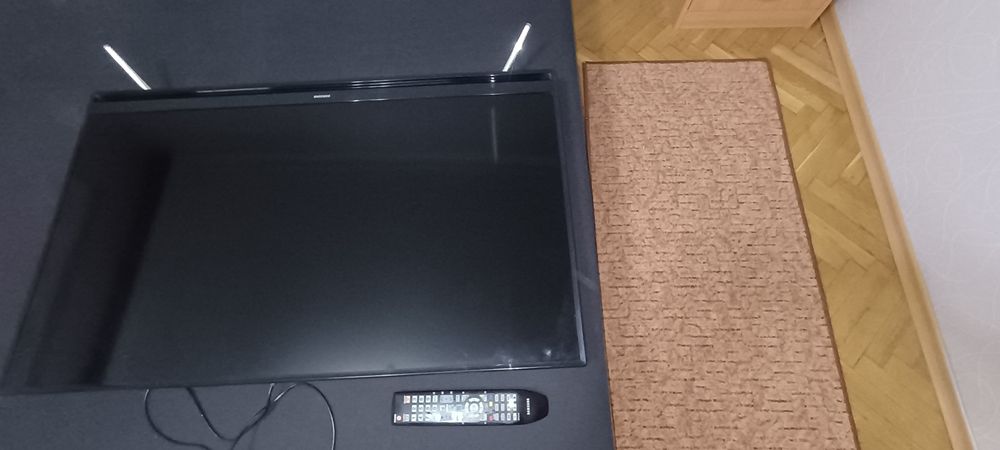Продавам телевизор Samsung 40