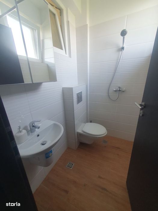Închiriez 3 camere in Otopeni zona parcul Unirii