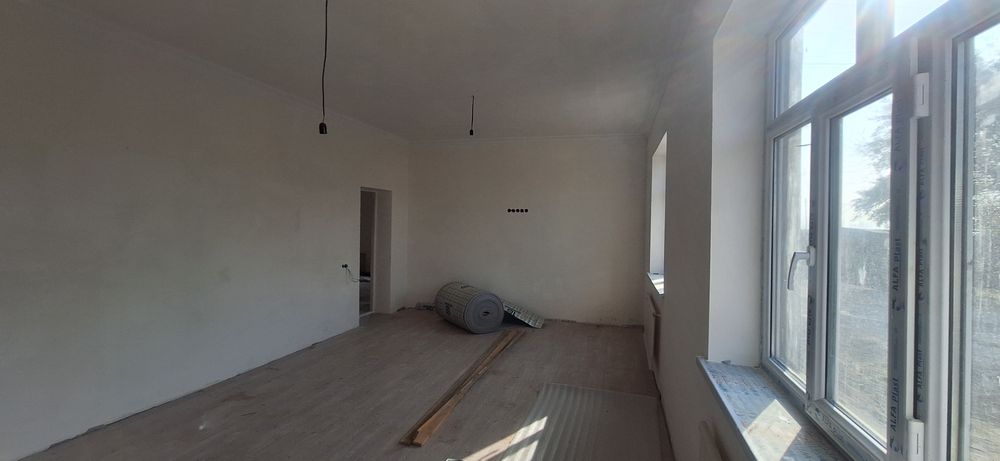 uy sotiladi iyik ota birlik maxalasi 3xona