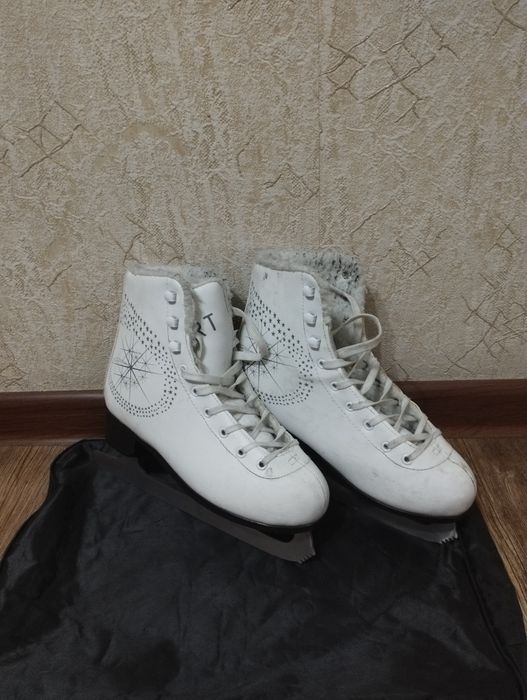 Продам коньки 37 размер
