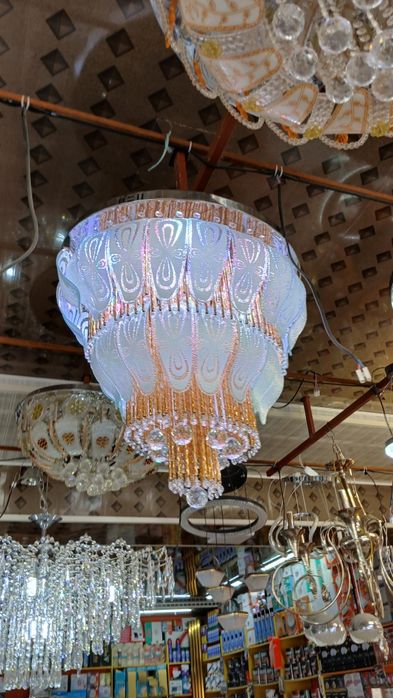 Лустраларни урнатиб тамирлаб берамиз.