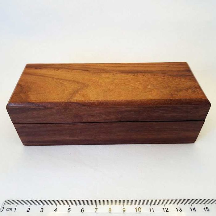 Бронзов далекоглед в дървена кутия