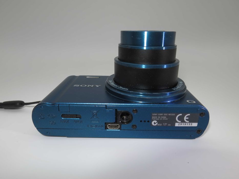 Sony Cyber-shot DSC WX300 ултра компактен цифров фотоапарат, дигитална камера с 20х оптичен зум, 18MP, Wi-fi, Ful HD, пълен комплект - работи отлично!