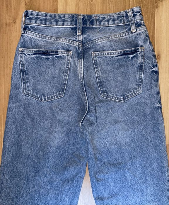 Скъсани дънки на ZARA