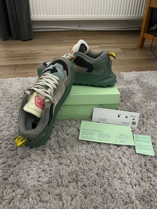 Vând adidași Off-White model Virgil Abloh, mărimea 43, noi (nepurtati)